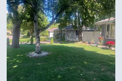 1916 Gettysburg Avenue N, Golden Valley, MN 55427 - Photo 2