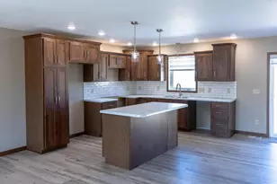 560 Hl Crst St, Edgerton, MN 56128 - Photo 4