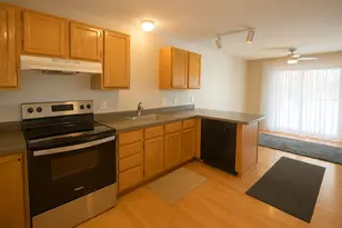 8588 Brinkley Ln, Inver Grove Heights, MN 55076 - Photo 6