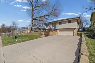 1209 45 1/2 Ave NE, Columbia Heights, MN 55421 - Photo 2