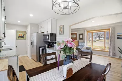 2303 7th Avenue E, North Saint Paul, MN 55109 - Photo 10