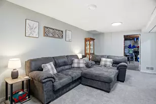 2303 7th Ave E, North Saint Paul, MN 55109 - Photo 20