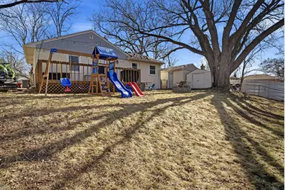 2303 7th Avenue E, North Saint Paul, MN 55109 - Photo 32