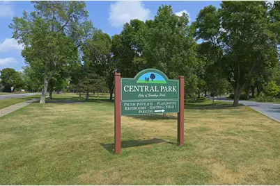 7604 Hampshire Avenue N, Brooklyn Park, MN 55428 - Photo 36