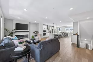 875 W Falls Passage, Saint Paul, MN 55116 - Photo 6