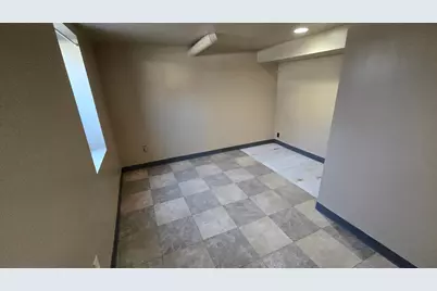 411 5th Street NW, Austin, MN 55912 - Photo 8