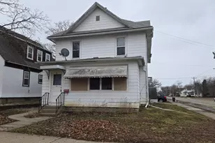 411 5th St NW, Austin, MN 55912 - Photo 1