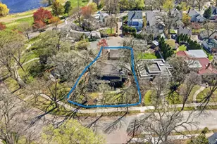 2200 Kenwood Pkwy, Minneapolis, MN 55405 - Photo 2