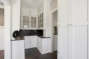 2200 Kenwood Pkwy, Minneapolis, MN 55405 - Photo 16
