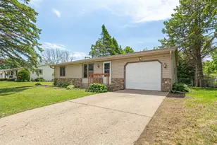 1323 Greenwood Pl, Faribault, MN 55021 - Photo 4