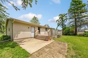 1323 Greenwood Pl, Faribault, MN 55021 - Photo 10