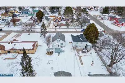 411 9th Street NW, Chisholm, MN 55719 - Photo 8