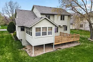 8920 Vickors Crossing, Brooklyn Park, MN 55443 - Photo 38