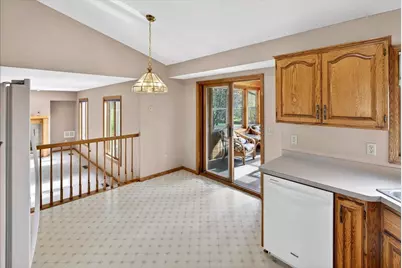 8920 Vickors Crossing, Brooklyn Park, MN 55443 - Photo 16