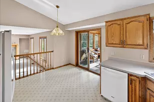 8920 Vickors Crossing, Brooklyn Park, MN 55443 - Photo 16