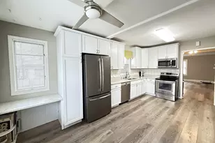 206 N 9th St, Montevideo, MN 56265 - Photo 8
