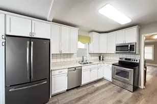 206 N 9th St, Montevideo, MN 56265 - Photo 10