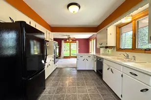 1447 Sterling St S, Maplewood, MN 55119 - Photo 16