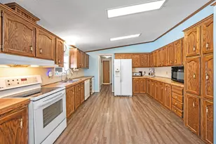 1734 40th St, Ceylon, MN 56121 - Photo 4