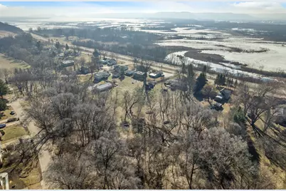 W394 Bluff Siding Road, Fountain City, WI 54629 - Photo 4