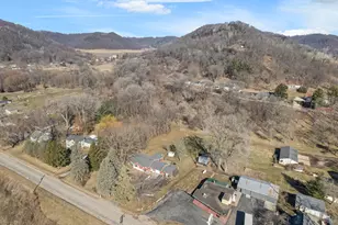 W394 Bluff Siding Rd, Fountain City, WI 54629 - Photo 2