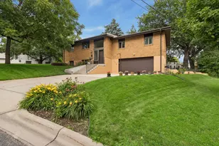 116 Victory Pl, South Saint Paul, MN 55075 - Photo 2