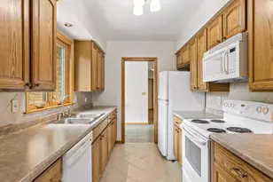 116 Victory Pl, South Saint Paul, MN 55075 - Photo 10