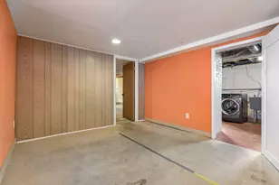 2146 W James Ave, Saint Paul, MN 55105 - Photo 20