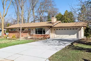 1965 Autumn St, Falcon Heights, MN 55113 - Photo 2