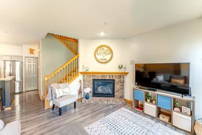 1586 Woodlynn Avenue #2, Maplewood, MN 55109 - Photo 2