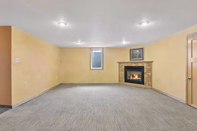 1988 Eldridge Avenue W, Roseville, MN 55113 - Photo 32