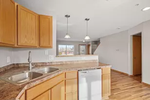 2880 Clover Ridge Dr, Chaska, MN 55318 - Photo 14