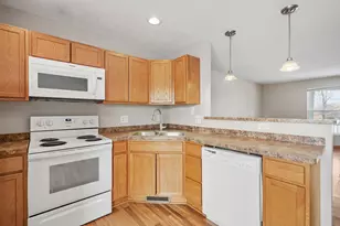 2880 Clover Ridge Dr, Chaska, MN 55318 - Photo 12