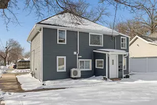 1120 4th St SE, Rochester, MN 55904 - Photo 2