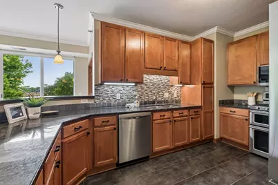 6701 Lake Shore Drive S #101, Richfield, MN 55423 - Photo 12