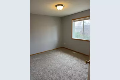 833 S Walnut Street, Belle Plaine, MN 56011 - Photo 10