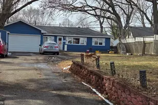 5011 Vera Cruz Ave N, Crystal, MN 55429 - Photo 2