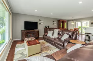2220 Bossard Dr, Roseville, MN 55113 - Photo 8