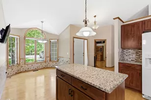 11204 Virginia Rd, Bloomington, MN 55438 - Photo 4