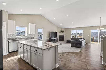 18099 Heirloom Court, Lakeville, MN 55044 - Photo 6