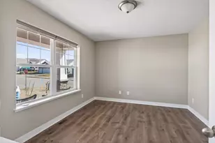 18099 Heirloom Ct, Lakeville, MN 55044 - Photo 4