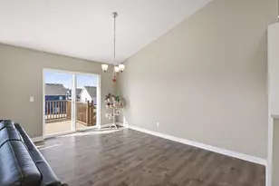 18099 Heirloom Ct, Lakeville, MN 55044 - Photo 12