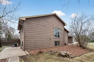 2199 Hallmark Ave N, Oakdale, MN 55128 - Photo 28