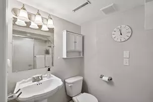 1609 Hillsboro Ave N, Golden Valley, MN 55427 - Photo 20