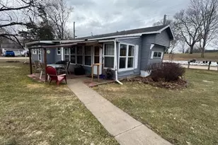 802 4th St, Pepin, WI 54759 - Photo 4