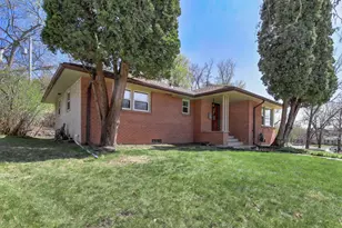 1082 Prior Ave S, Saint Paul, MN 55116 - Photo 2