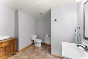 2358 Hilo Ave N, Oakdale, MN 55128 - Photo 28