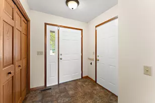 2358 Hilo Ave N, Oakdale, MN 55128 - Photo 14