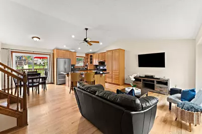 2358 Hilo Avenue N, Oakdale, MN 55128 - Photo 4