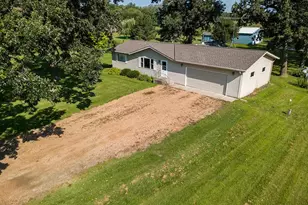 16796 220th St, Hutchinson, MN 55350 - Photo 2